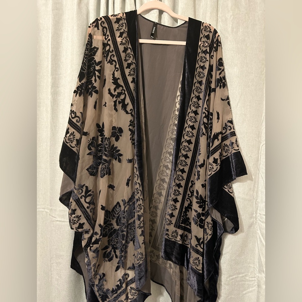 Women’s Shrug